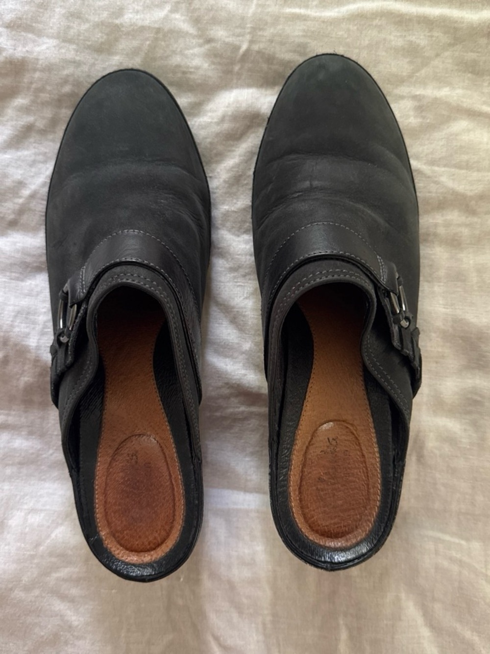 Clark's Clogs - Picture 2 of 4